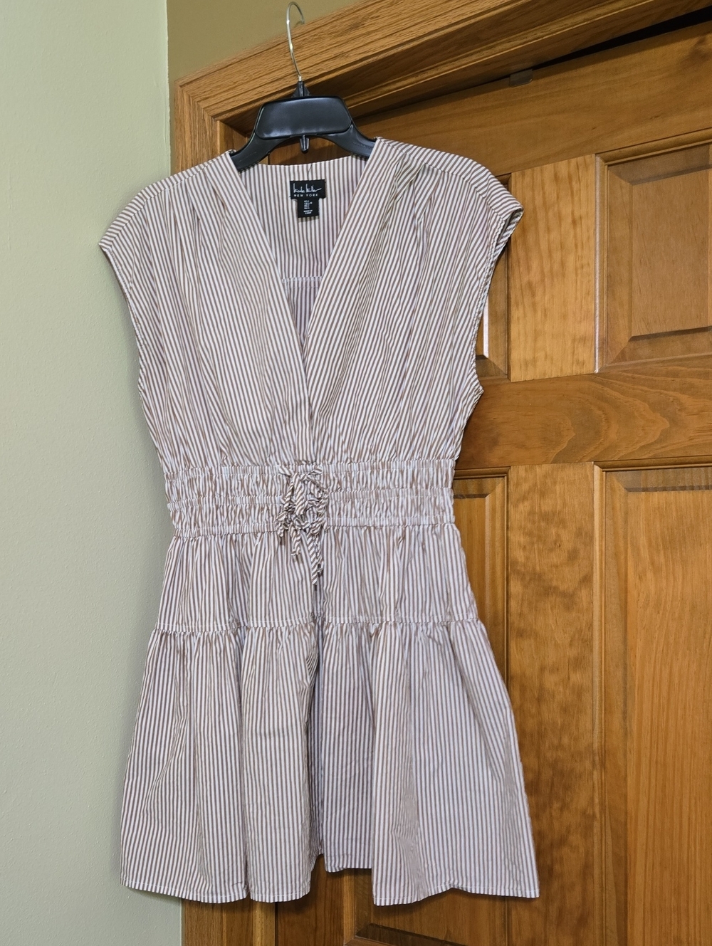 Nicole Miller Beige and White Striped V‑Neck Tiered Dress